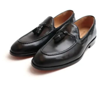 BLACK LEATHER TASSELED LOAFERS - Woolcott St