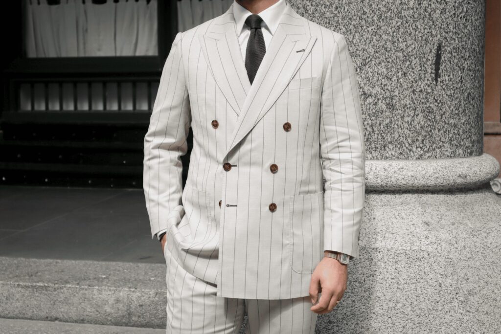 Tailored regular fit suit block image1