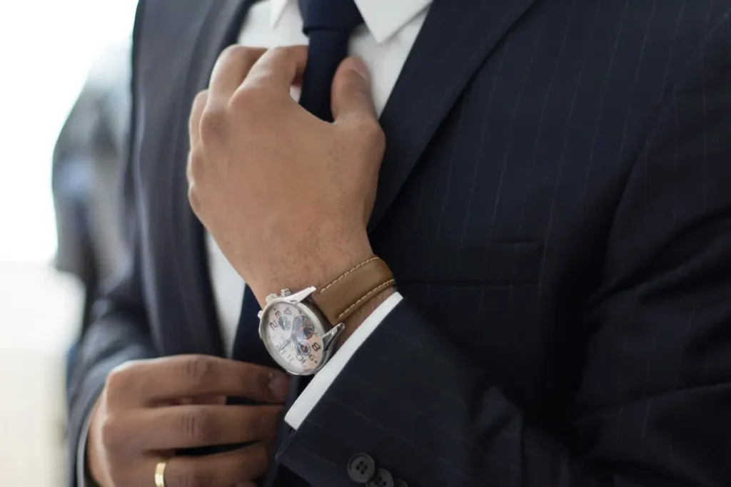 how to wear a suit